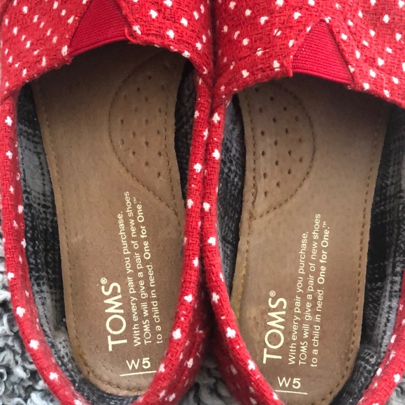 Authentic Toms Shoes in a cute Red Polka Dot✨ - Picture 4 of 5